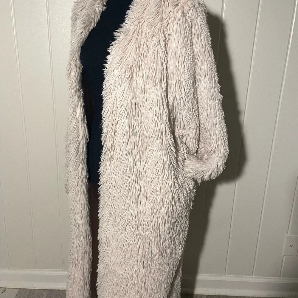 Women's Cream Shaggy Faux Fur Coat .. THE coat 🥳 L - Picture 5 of 6